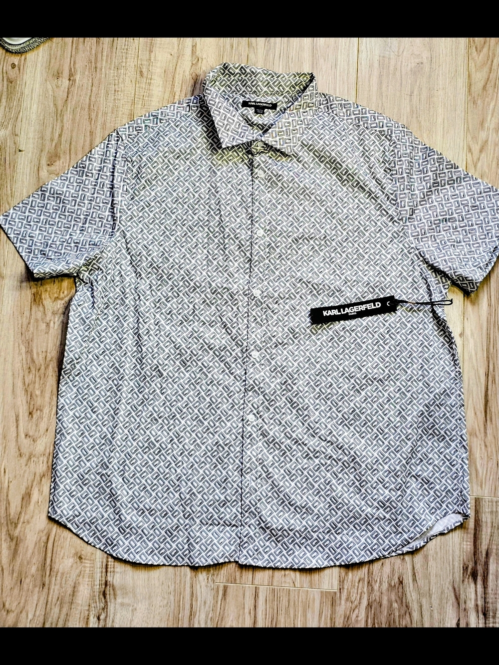 NWT Karl Lagerfeld Short-Sleeve Geometric Print Shirt - White & Black